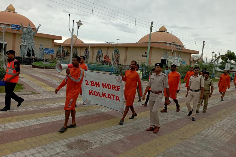 এই ঘূর্ণিঝড়ের প্রভাবে পশ্চিমবঙ্গের উপকূলীয় জেলাগুলিতে সোম এবং মঙ্গলে ভারী থেকে অতি ভারী বৃষ্টির সম্ভাবনা রয়েছে। বৃষ্টিপাতের সম্ভাবনা রয়েছে পশ্চিম মেদিনীপুর, হাওড়া এবং হুগলিতেই। উপকূলবর্তী এলাকায় জাতীয় বিপর্যয় মোকাবিলা বাহিনীর ১৪টি দল মোতায়েন করা হয়েছে। 