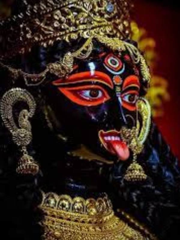 মনে করা হয়, শ্রদ্ধা, নিষ্ঠা ও ভক্তি-সহ দেবীর আরাধনা করলে শত্রু ভয় দূর হয়। মুক্তি পাওয়া যায় পাশাপাশি রোগ ও ঋণ থেকেও। সঠিক উপায়ে দেবী-মন্ত্র জপ করলে, কোনও অশুভ শক্তি প্রভাব বিস্তার করতে পারে না।