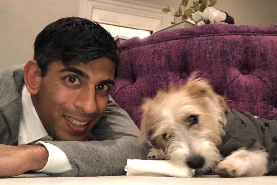 সাউদাম্পটনে থাকত তাঁর পরিবার। ১৯৮০ সালের ১২ মে সেখানেই ঋষির জন্ম। আফ্রিকান হিন্দু পঞ্জাবি পরিবারে বেড়ে ওঠা তাঁর।