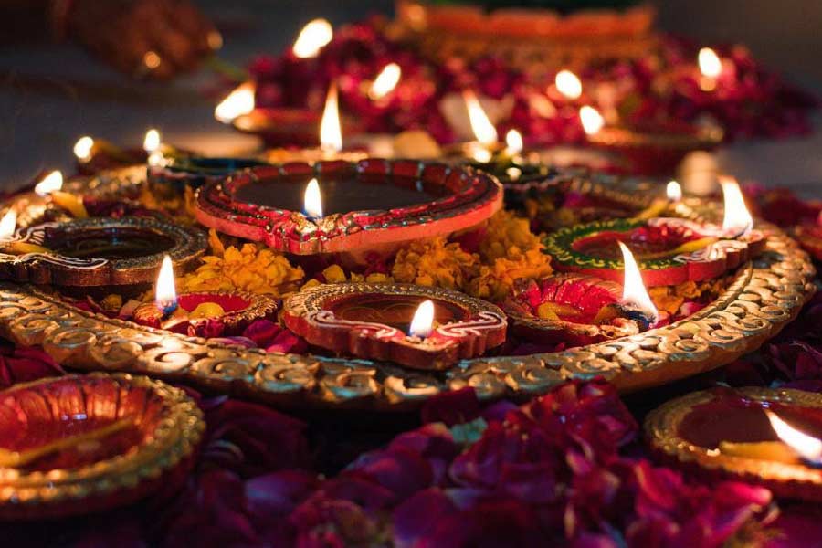 এই ছয় গ্রামের একটির প্রধান মালিয়াপ্পা জানান, এই বছর দেশের অনেক জায়গায় দীপাবলি পালিত হবে বুধবার। আর সেই কারণেই তাঁরা এই উৎসব উদ্‌যাপন করার সুযোগ পেয়েছেন, দীর্ঘ ন’বছর পর।