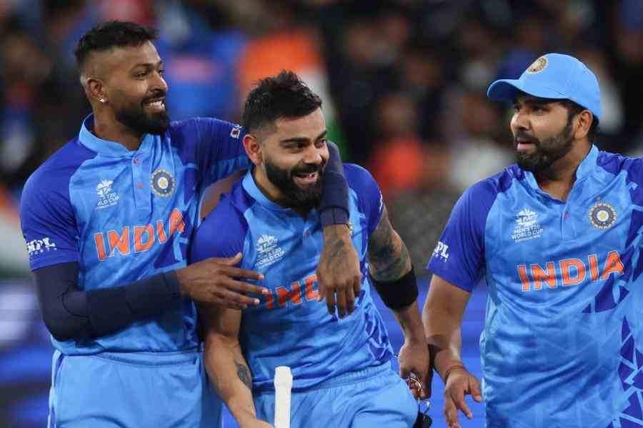 Urvashi Rautela leaves Australia, says 'time to move on' dgtl