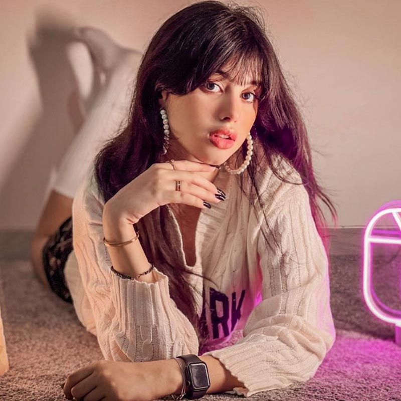 রিভা দশম শ্রেণিতে পড়ে বলে জানান তার মা।