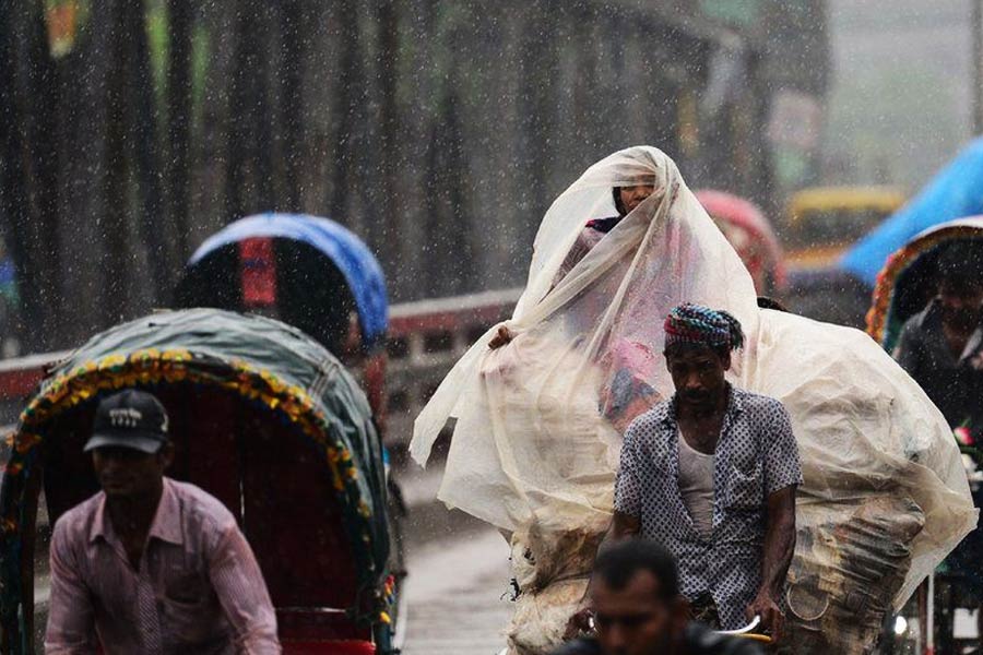 বাংলাদেশের দুর্যোগ ব্যবস্থাপনা ও ত্রাণ মন্ত্রণালয়ের প্রতিমন্ত্রী এনামুর রহমান জানিয়েছেন, এই ১৩ জেলার মধ্যে রয়েছে সাতক্ষীরা, খুলনা, বাগেরহাট, পিরোজপুর, বরগুনা, ঝালকাঠি, ভোলা,  পটুয়াখালি, নোয়াখালি, ফেনি, চট্টগ্রাম, কক্সবাজার এবং বরিশাল। 