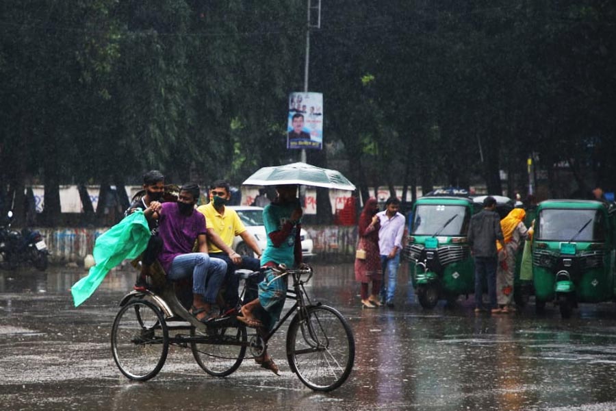 বাংলাদেশের আবহাওয়া দফতর জানিয়েছে, ঘূর্ণিঝড় অতিক্রম করার সময় উপকূলবর্তী এলাকায় ঝড়ের বেগ হতে পারে ঘণ্টায় ৮০ থেকে ১০০ কিমি। 