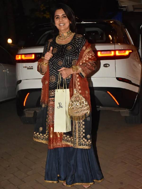 দিওয়ালির সাজে নীতু।