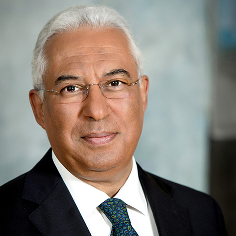  ২০১৫ সাল থেকে পর্তুগালের প্রধানমন্ত্রী পদে থাকা অ্যান্টোনিওর পূর্বপুরুষেরা ছিলেন পর্তুগিজ উপনিবেশ গোয়ার মানুষ। কোঙ্কনিতে অ্যান্টোনিওর নাম বাবুশ। যার অর্থ ‘ভালবাসার মানুষ’।