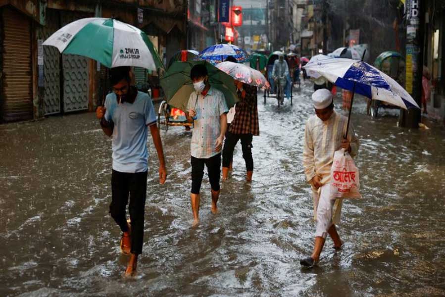 বাংলাদেশের সংবাদ মাধ্যম সূত্রে আরও জানা গিয়েছে, কুমিল্লায় ৩ জন, ভোলায় ২ জন, নড়াইলে ১ জন, বরগুনায় ১ জন এবং সিরাজগঞ্জে মৃত্যু হয়েছে ২ জনের। 