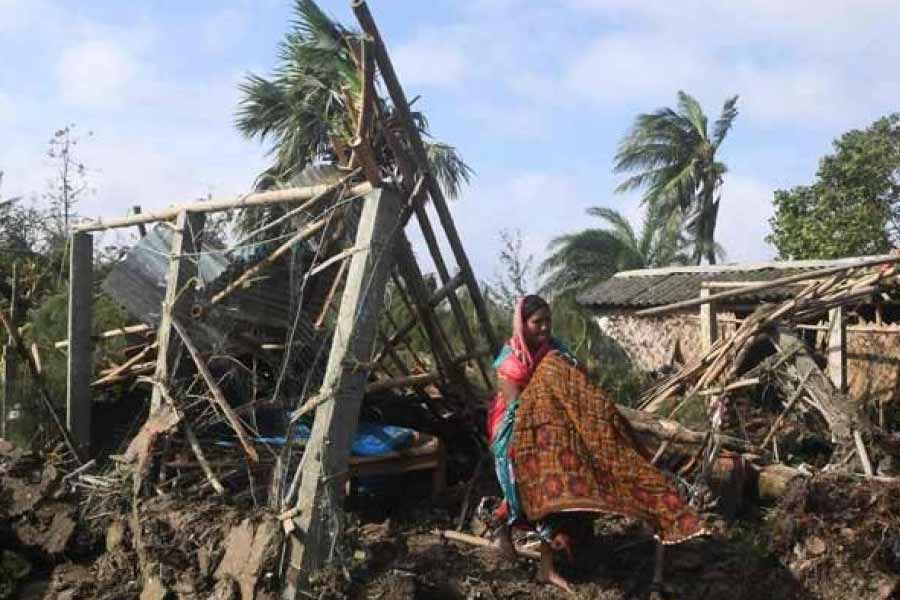 বাংলাদেশের আবহাওয়া দফতরকে উদ্ধৃত করে প্রথম আলো জানিয়েছে, সোমবার রাত সাড়ে ৯টায় চট্টগ্রাম ও কক্সবাজারে ঝড়ের বেগ সবচেয়ে বেশি ছিল। হাওয়ার বেগ ছিল ঘণ্টায় ৭৪ কিমি। 