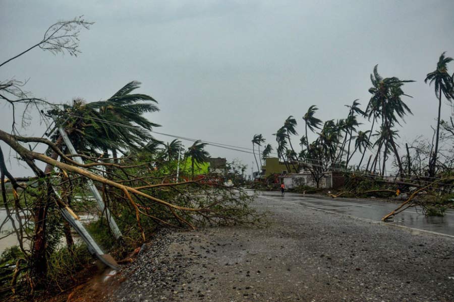 প্রথম আলো সূত্রে খবর, সে দেশের দুর্যোগ ব্যবস্থাপনা ও ত্রাণ মন্ত্রণালয় জানিয়েছিল, ইয়াসের তাণ্ডবে মোট ২ হাজার ৯৫১ কোটি ৭০ লক্ষ ৩০ হাজার ৫২৭ কোটি টাকার ক্ষতি হয়েছিল। 