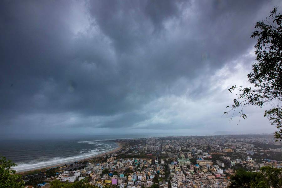  ওই বছরের ডিসেম্বরে আরও একটি ঘূর্ণিঝড় তৈরি হয়। যার নাম জাওয়াদ। যার প্রভাবে বরিশাল, চাঁদপুর, ফরিদপুর ও মানিকগঞ্জের বিস্তীর্ণ এলাকায় ফসলের ক্ষতি হয়েছিল। সরষে, মুসুর ডাল, ধান, তরমুজ, আলু চাষের ক্ষতি হয়েছিল। 