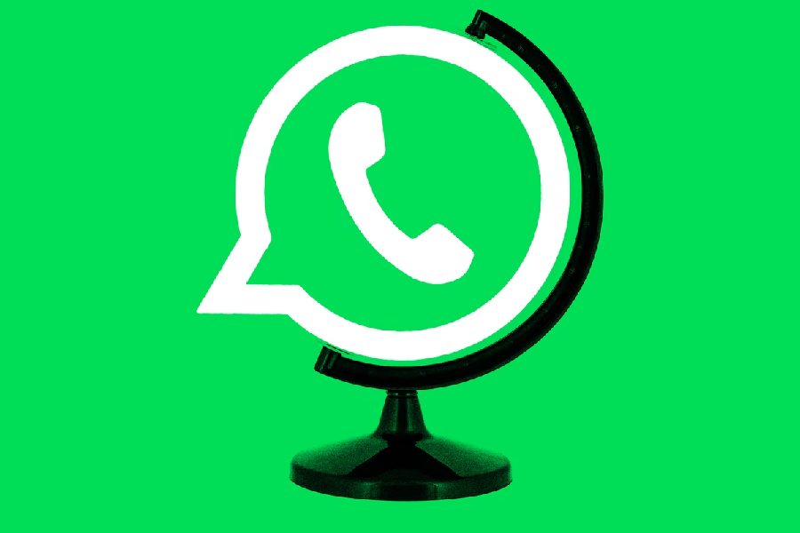 হোয়াটসঅ্যাপ কাজ করছে না? আচমকাই থমকে গেল পরিষেবা, আংশিক গোলযোগের অভিযোগ