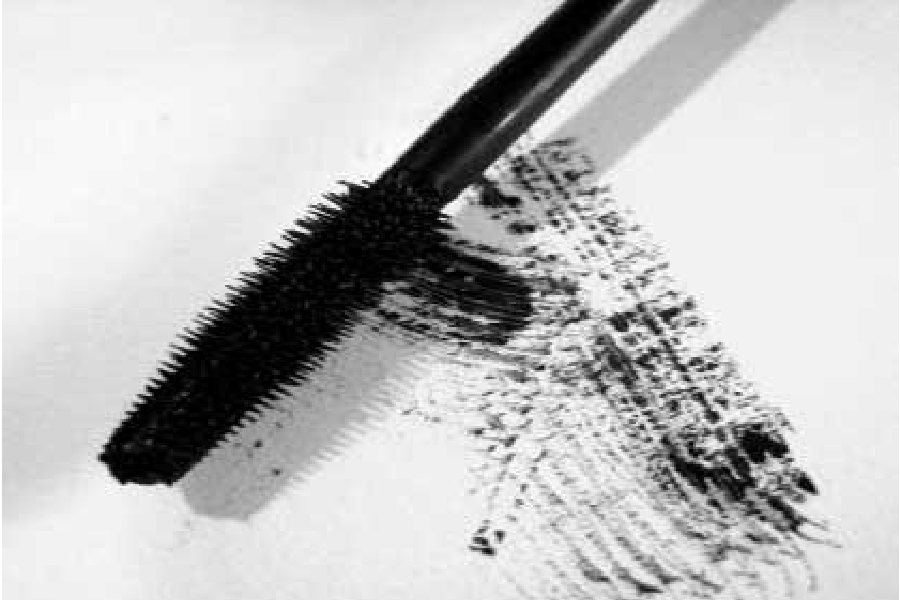 শুকিয়ে যাওয়া মাস্কারা আবার প্রায় আগের পর্যায়ে ফিরিয়ে আনা যায়। 