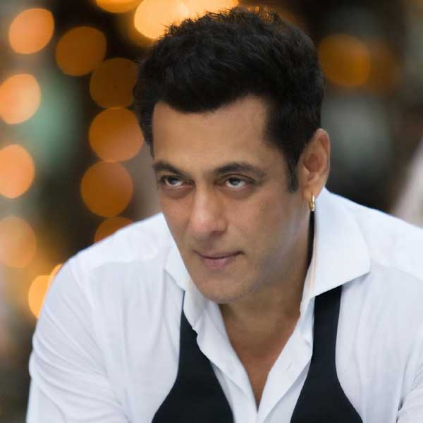 সুভাষ জানান, শাহরুখ-সলমনরাও বিজ্ঞাপনে অভিনয় করতেন, কিন্তু তাঁরা সবার আগে ছবির শুটিংয়ের কাজে মনোনিবেশ করতেন।