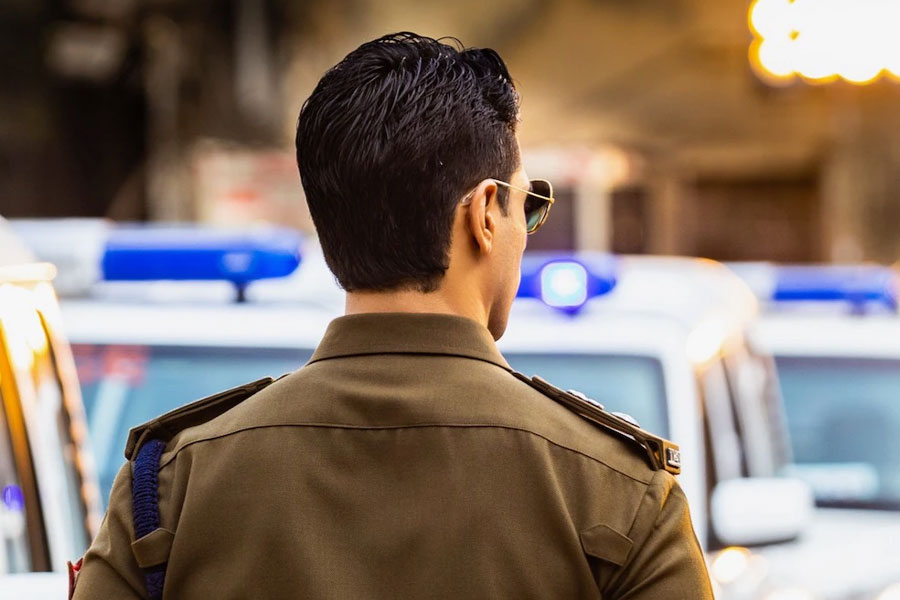 যদিও এই ঘটনার তদন্তে নেমে মোগা জেলার পুলিশ জানিয়েছে, হরজশনপ্রীত-সহ তাঁর মা-বাবার বিরুদ্ধে ভারতীয় দণ্ডবিধির ৪২০ এবং ১২০-বি ধারায় প্রতারণার মামলা রুজু করা হয়েছে। হরজশনপ্রীতকে পাকড়াও করার চেষ্টা করছে পুলিশ।