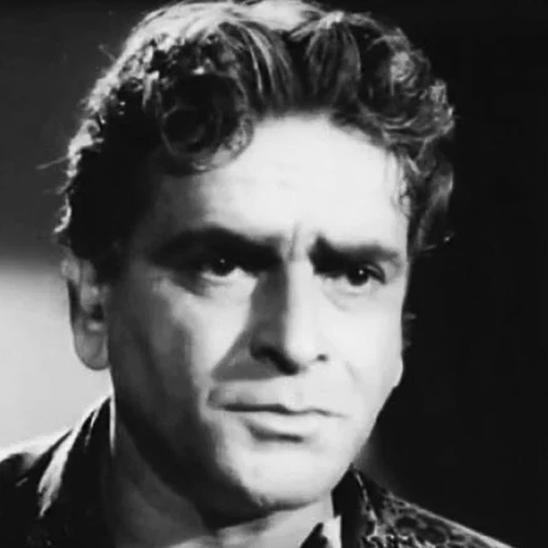 ফিল্ম জগতে কপূর পরিবারের নাম খোদাই করেছিলেন পৃথ্বীরাজ কপূর। বলিপাড়ার অধিকাংশের মতে, তিনি হিন্দি ছবির প্রতিষ্ঠাতাদের মধ্যে একজন। 