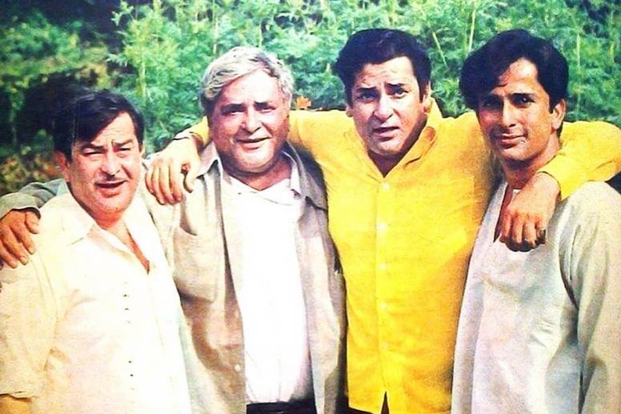 অভিনেতার তিন ছেলে— রাজ কপূর, শম্মী কপূর এবং শশী কপূর বলিউডে বহুল প্রশংসা কুড়িয়েছেন। 