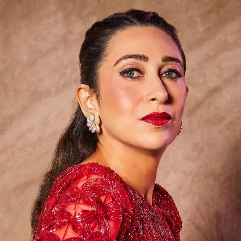 মুম্বইয়ের ক্যাথিড্রাল অ্যান্ড জন কনন স্কুলে ভর্তি হয়েছিলেন করিশ্মা কপূর। স্কুলের পড়াশোনা শেষ করার পর উচ্চশিক্ষা লাভের জন্য মুম্বইয়ের সোফিয়া কলেজে ভর্তি হন অভিনেত্রী।