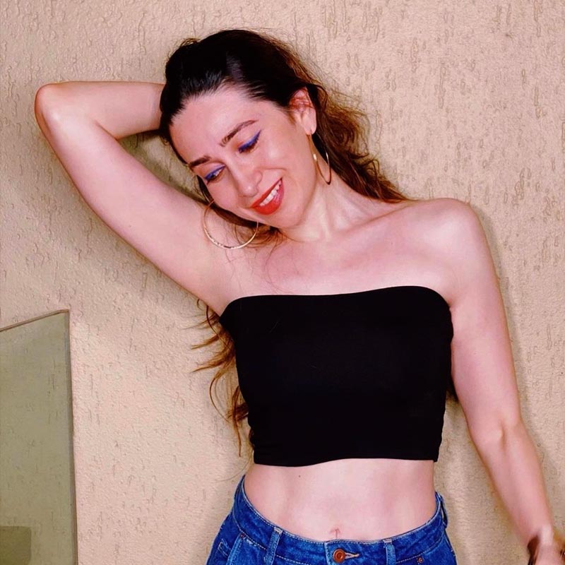 নব্বইয়ের দশকে বড় পর্দা মাতিয়ে রেখেছিলেন রণধীর-কন্যা করিশ্মা।