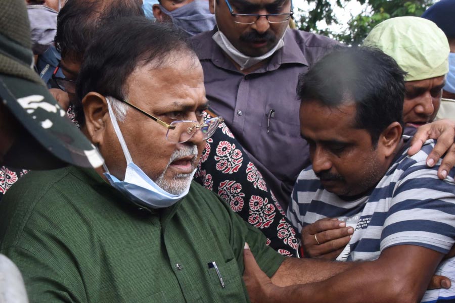 পার্থ চট্টোপাধ্যায় গ্রেফতার হওয়ার পরে বার বার সরব হয়েছেন সৌগত।