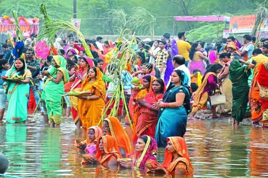 ভক্তদের বিশ্বাস, এই পুজো নিষ্ঠাভরে করলে পরিবারে সুখ-শান্তি বজায় থাকে। অনেকে কন্যাসন্তান লাভের আশাতেও এই ব্রত পালন করেন। 