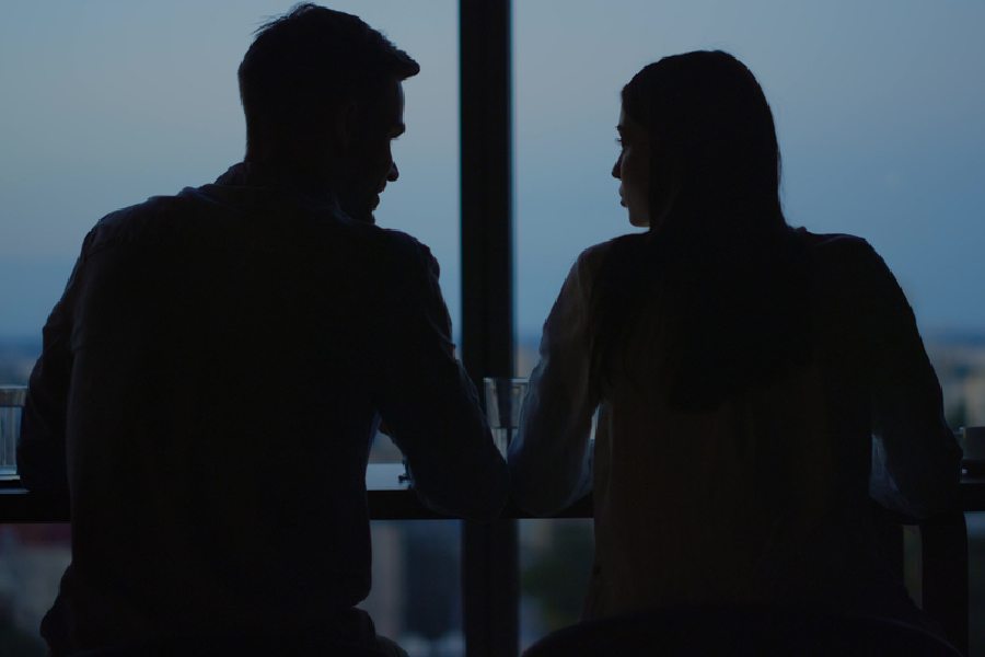 মহিলারা সম্পর্কে জড়ানোর আগে তাঁদের নিরাপত্তার খোঁজ করেন। 