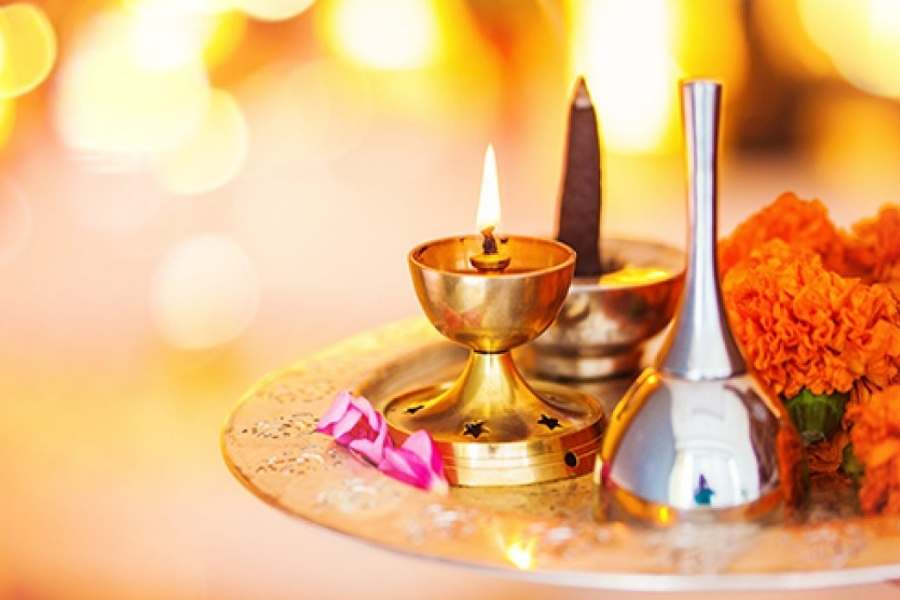 কিন্তু শুধুমাত্র কি বাংলাতেই মহাসমারোহে এই উৎসব পালিত হয়? উত্তরটা হল ‘না’। এই দিন সমস্ত দেশজুড়েই পালিত হয় এই উৎসব। তবে বিভিন্ন রাজ্যে এই উৎসব বিভিন্ন নামে পরিচিত।