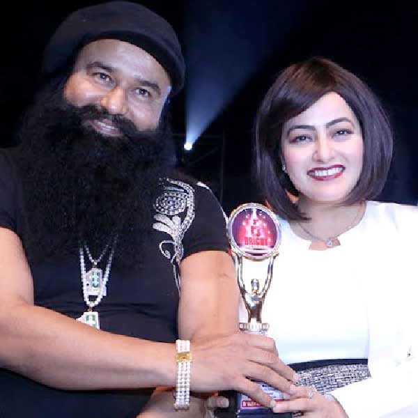 রাম রহিমের ছায়াসঙ্গী ছাড়াও ডেরা পরিচালনার গুরুভার তার ঘাড়েই। ডেরা অনুগামীদের দাবি, হানিপ্রীত  নাকি খুব প্রতিভাবান। খুব অল্প সময়ের মধ্যে কোনও কিছু রপ্ত করে নিতে সিদ্ধহস্ত।