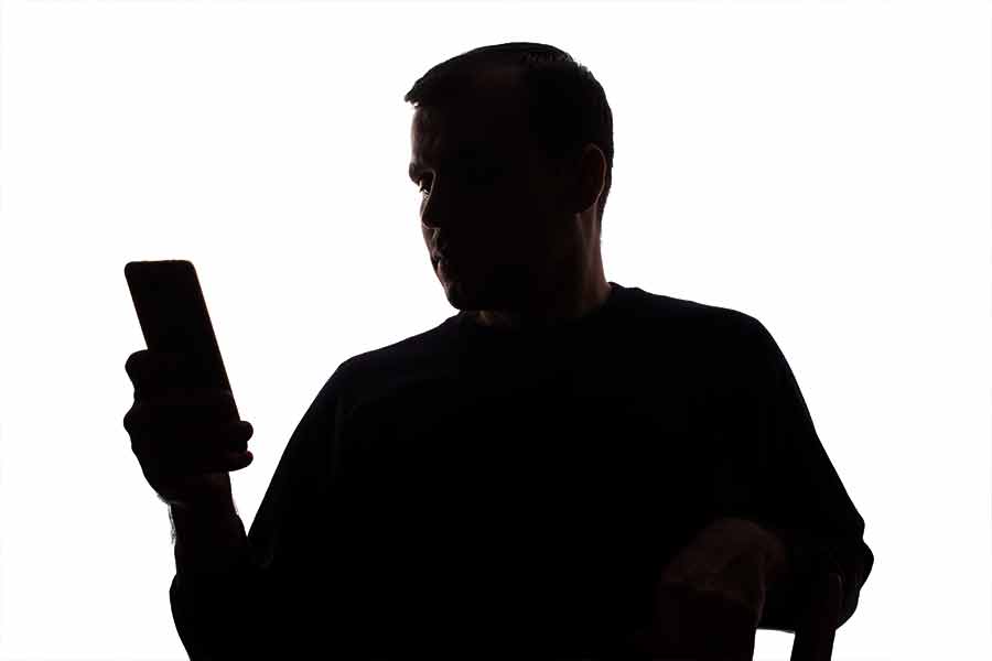 অভিযোগ পাওয়ার পরই তদন্তে নামে পুলিশ। মণীশের কল রেকর্ডস খতিয়ে দেখে দুই যুবকের বিষয়ে জানতে পারেন তদন্তকারীরা। 