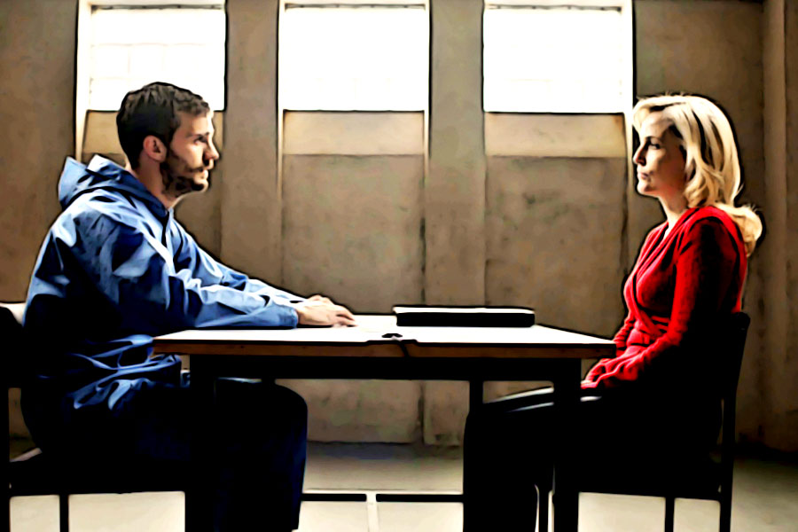 কিন্তু বাবার মৃত্যুর এত বছর পর কেন তাঁর কীর্তি ফাঁস করলেন লুসি? পুলিশকে তিনি জানিয়েছেন সে কথাও।