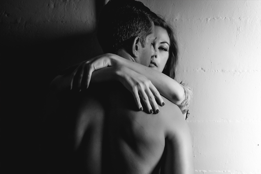 অনেকেরই ধারণা, পর্ন ছবিতে কাজ করে লাখ লাখ টাকা কামানো যায়। কিন্তু সত্যিই কি তাই? সমান্থা জানিয়েছেন, অন্য পেশায় যেমন পরিশ্রম করলে তার সুফল মেলে, নীল ছবির দুনিয়াও তার ব্যতিক্রম নয়। সেখানেও পরিশ্রমের উপর ভিত্তি করেই পারিশ্রমিক জোটে। 