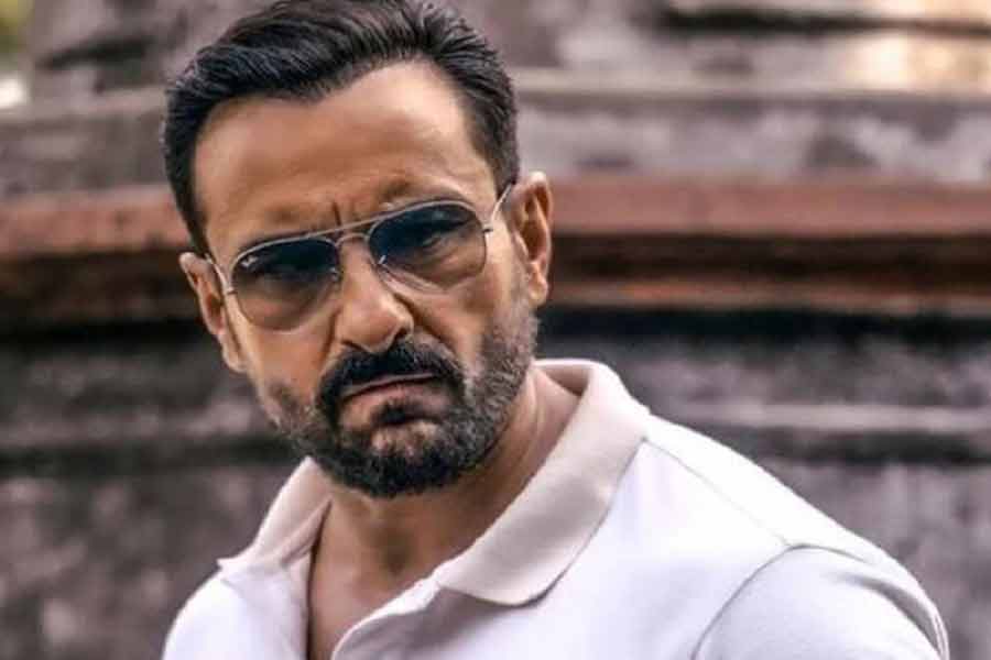 নব্বইয়ের দশকে বহু পারিবারিক ছবিতে তাঁকে অভিনয় করতে দেখা যায়। তা ছাড়াও বলিউডের অন্য অভিনেতাদের সঙ্গেও অভিনয় করেছিলেন সইফ।