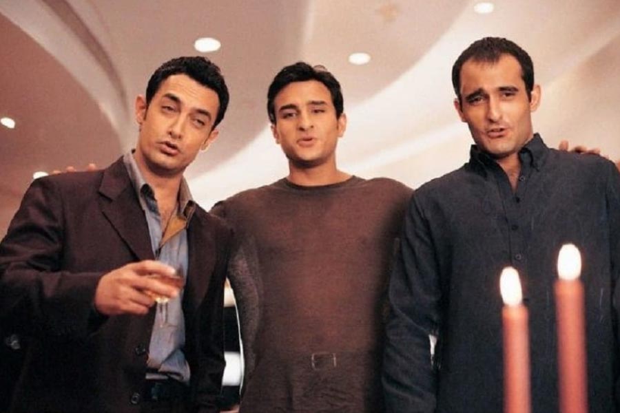 একক ছবি হিসাবে কোনও ছবিই হিট হয়নি সইফের। ২০০১ সালে মুক্তি পায় ‘দিল চাহতা হ্যায়’ ছবিটি। আমির খান, অক্ষয় খন্নার সঙ্গে অভিনয় করতে দেখা যায় সইফকে।