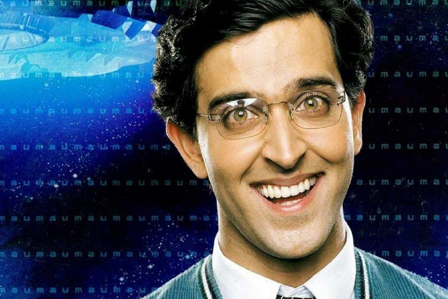 কিন্তু পরবর্তী তিন বছর আর কোনও হিট ছবি দর্শকমহলকে উপহার দিতে পারেননি অভিনেতা। ২০০৩ সালে ‘কোই মিল গয়া’ ছবিতে ‘রোহিত মেহড়া’র ভূমিকায় অভিনয় করে আবার কেরিয়ারের দ্বিতীয় ধাপে পা রাখেন হৃতিক।