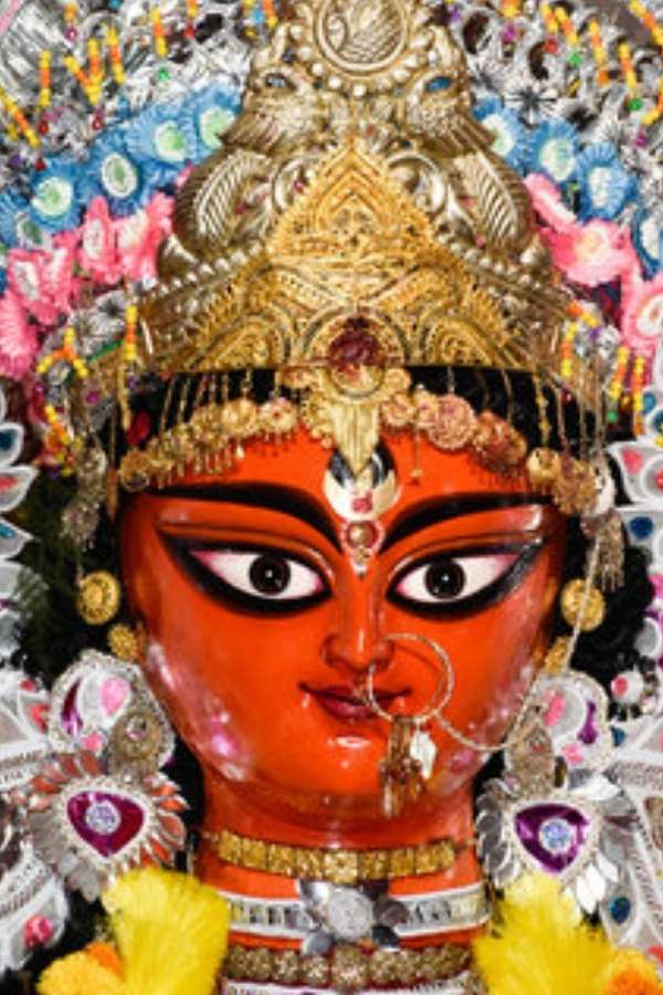 প্রাচীন বাংলার চিত্রপটে সেই বারোয়ারি পুজোর জয়যাত্রা শুরু।