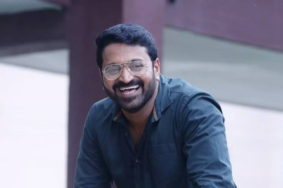 তাই তিনি উচ্চশিক্ষার জন্য বেঙ্গালুরু পাড়ি দেন। বিজয়া কলেজ থেকে বাণিজ্যে স্নাতক হন প্রশান্ত।