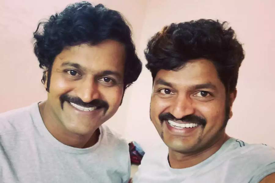 ২০০৮ সালে নিজে থেকেই সিনেমার জন্য গল্প লিখতে শুরু করেন প্রশান্ত। ছবি নির্মাতাদের কাছে স্ক্রিপ্ট নিয়ে যাওয়ার পর সকলেই তাঁকে ফিরিয়ে দিতেন।