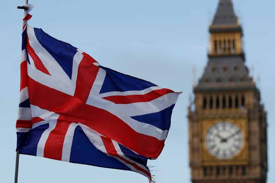 ২০১৯ সালে ‘চেমসফোর্ড ইউথ স্ট্র্যাটেজি গ্রুপ’-এর ভাইস চেয়ারম্যান হিসাবে নির্বাচিত হয়েছিলেন প্রোজ্জ্বল। অর্থনীতিতে তাঁর পারদর্শিতার স্বরূপ ২০২১ সালে ‘হার্ভার্ড ইন্টারন্যাশনাল ইকোনমিক্স এসে কনটেস্ট’-এ বিজয়ীর মুকুট ওঠে তাঁর মাথায়। 