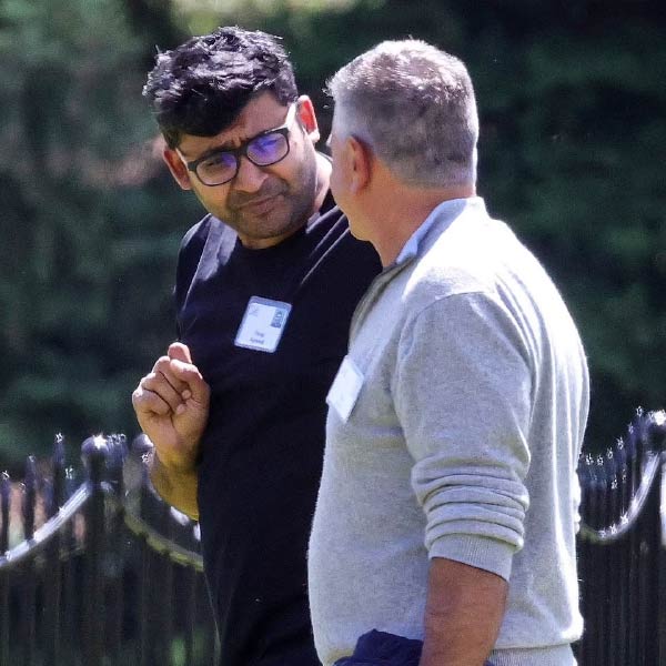 পরাগের কেরিয়ারের সাফল্য রীতিমতো চোখধাঁধানো। কখনওই তাঁকে পিছন ফিরে তাকাতে হয়নি। ১৯৮৪ সালের ২১ মে রাজস্থানের আজমেঢ়ে জন্ম পরাগের। 