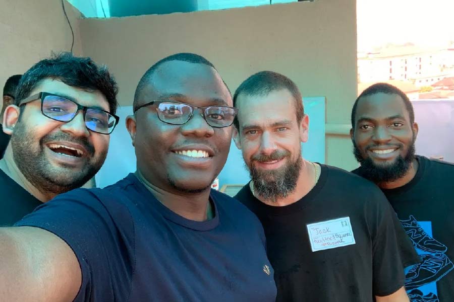 আইআইটি বম্বের পর পরাগের গন্তব্য ছিল স্ট্যানফোর্ড বিশ্ববিদ্যালয়। সেখানে কম্পিউটার সায়েন্স নিয়ে পিএইচডি করেন। 