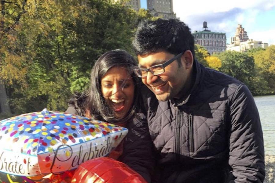 স্ট্যানফোর্ডে পিএইচডি সম্পূর্ণ করার পরই সফটওয়্যার ইঞ্জিনিয়ার হিসাবে টুইটারে যোগ দেন পরাগ। সেই সফর বৃহস্পতিবার, অর্থাৎ ২৭ অক্টোবর আচমকাই শেষ হল।