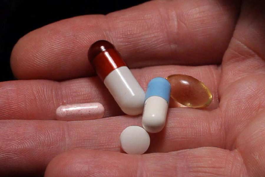 যৌনমিলনের সময় দীর্ঘ ক্ষণ ধরে অতিরিক্ত মাত্রায় ‘ভায়গ্রা’ ব্যবহারের ফলে অনেকে বেশি ঘামেন, এমনকি হৃদ্‌‌রোগেও আক্রান্ত হন। অনেক সময় নিতে হয় ইঞ্জেকশনও। যা স্বাস্থ্যের উপর খারাপ প্রভাব ফেলে।