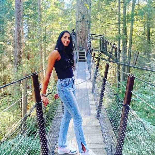 মাত্র আট বছর বয়সে খেলাধুলা শুরু করেছিলেন করমন। করমনের বাবা-মা ছোটবেলা থেকেই তাঁকে খেলা নিয়ে প্রচুর উৎসাহ জুগিয়েছেন।