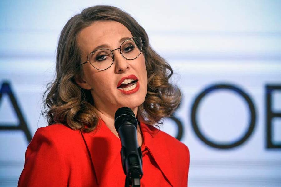 ইউক্রেনের উপর পুতিন হামলা চালানোর কারণে রাশিয়ার সাধারণ নাগরিকদের লিথুয়ানিয়ায় প্রবেশের উপর নিষেধাজ্ঞা জারি করেছে সে দেশের সরকার। কিন্তু মনে করা হচ্ছে কেসনিয়া তাঁর ইজরায়েলি পাসপোর্টের সাহায্যে সে দেশে প্রবেশ করতে কোনও বাধা পাননি।