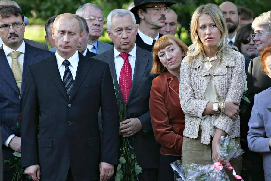 ভিডিয়োটি ‘থ্রি সিস্টারস’ নামে একটি টেলিগ্রাম চ্যানেল থেকে প্রকাশ্যে আনা হয়েছে।