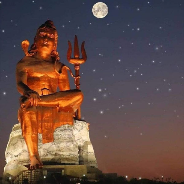 বিশ্বের সবচেয়ে এই উঁচু শিবমূর্তির নানা বিশেষত্ব রয়েছে। ঝড়-জলেও ক্ষতি হবে না মহাদেবের মূর্তির। এমনকি, ২০ কিমি দূর থেকেও স্পষ্ট দেখা যাবে শিবমূর্তি। 