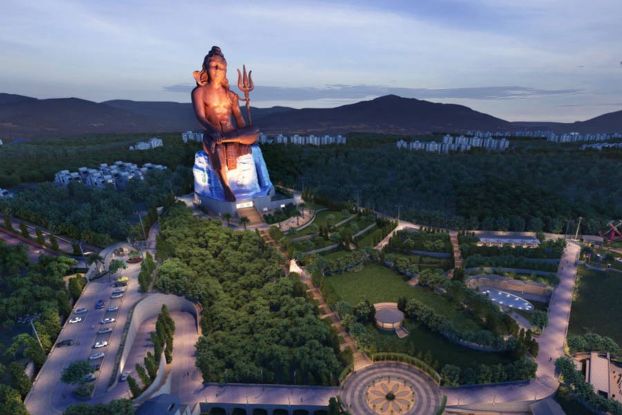 অস্ট্রেলিয়ায় মূর্তিটির ‘উইন্ড টানেল টেস্ট’ করা হয়েছে বলে জানা গিয়েছে। বিশ্বের সবচেয়ে উঁচু শিবমূর্তির ছবি ইতিমধ্যেই সমাজমাধ্যমে ছড়িয়ে পড়েছে। যা দেখে মূর্তি দর্শনের জন্য ইচ্ছাপ্রকাশও করেছেন অনেকে। এখন দেখার, গুজরাতে নর্দমার তীরে সর্দার পটেলের মূর্তির পর এই মূর্তি কত পর্যটক টানতে পারে।