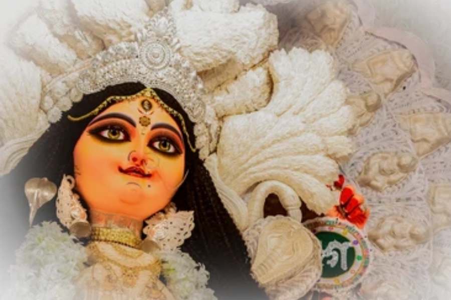 উদ্দীপনায় অবশ্য দুই-ই সমান। ঐতিহ্য আর জৌলুসেও।