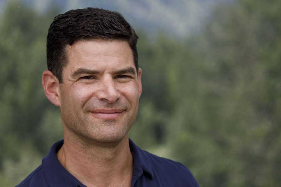 ওই একই সূত্রে আরও দাবি করা হয়েছে যে, বিজয়া পাবেন ২০ মিলিয়ন ডলার। ভারতীয় মুদ্রায় যা প্রায় ১৬৪ কোটি ৫৭ লক্ষ টাকা। 