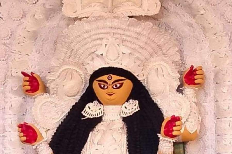 পরবর্তীকালে এই পুজোটি স্থানান্তরিত হয় শিবতলা অঞ্চলে। মাঝে আর্থিক কারণে পুজোটি বন্ধ হওয়ার উপক্রম হলে গৌরহাটি অঞ্চলের বাসিন্দারা পুজোটির দায়িত্ব নেন এবং সেই পুজোটি আজ এলাকায় পরিচিত তেঁতুলতলার পুজো নামে।