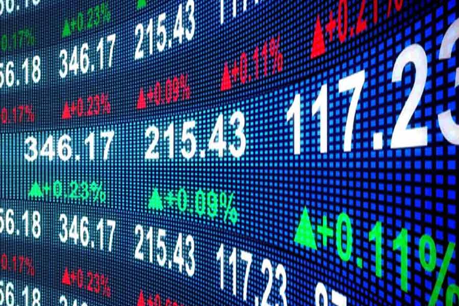 এই পরিসংখ্যানে সিঁদুরে মেঘ দেখছেন বিনিয়োগকারীরা। আগামী দিনে বিশ্বজুড়ে শেয়ার বাজারে ধস ও চরম অর্থনৈতিক মন্দার আশঙ্কা করা হচ্ছে।